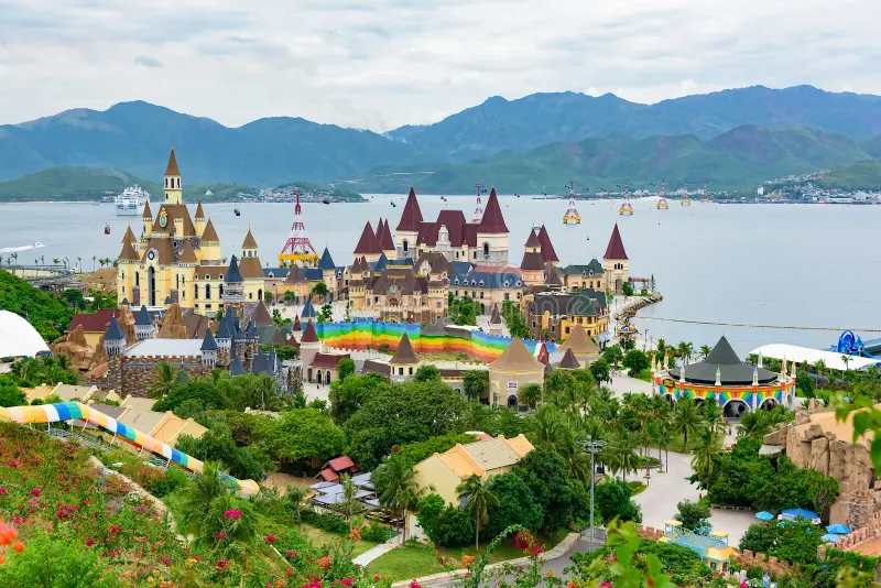 vietnam amusement park vinpearl vinpearl land nha trang vietnam october vinpearl land lying hon tre island resort 137222662